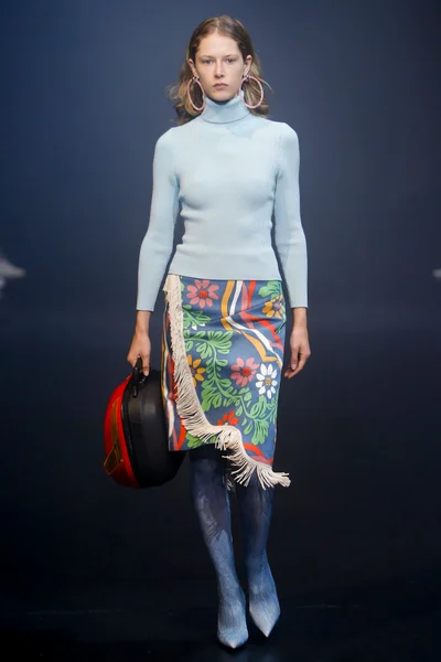 Look 49